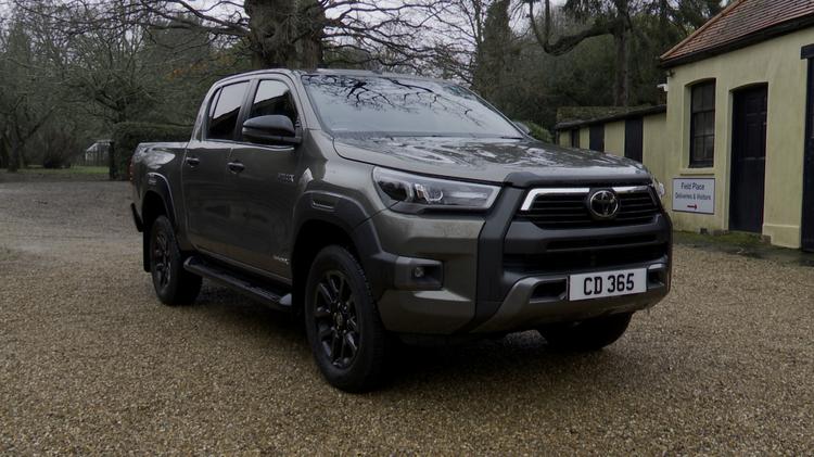 TOYOTA HILUX DIESEL Invincible D/Cab Pick Up 2.4 D-4D Auto